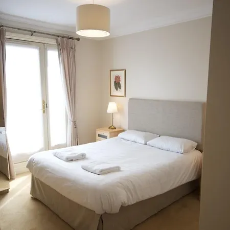Apartment Charming Georgian Penthouse